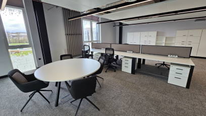 Desks and tables in Office 2.014